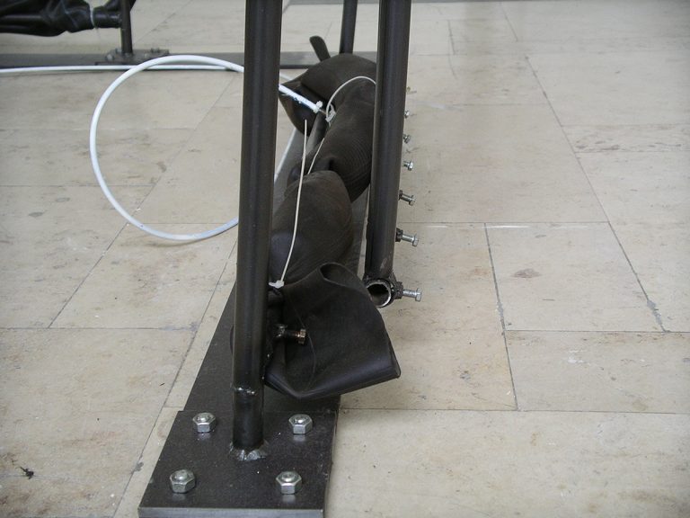 Jenny Brockmann: ‚Cell’, 2007. Steel, tubes, air. Exhibition view, UdK, Berlin University of the Arts. Photo: Jenny Brockmann © the artist