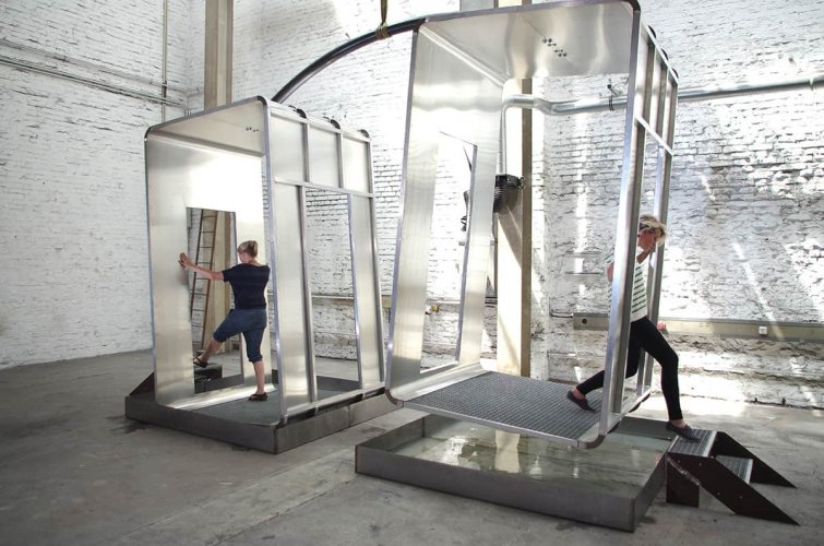 Jenny Brockmann: ‚Out of Balance’, 2012. Aluminum, steel, water, ECG. Photo: Jenny Brockmann © the artist